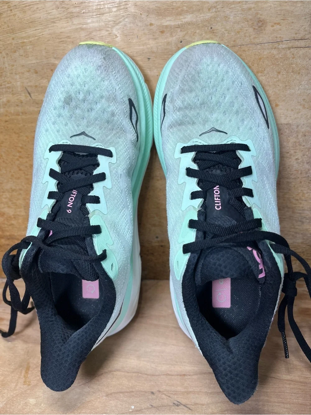 Hoka One One Clifton 9 REFLECTIVE Womens Size 6 Running Shoes Sneakers Mint